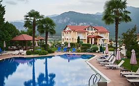 Famissi Suites 2