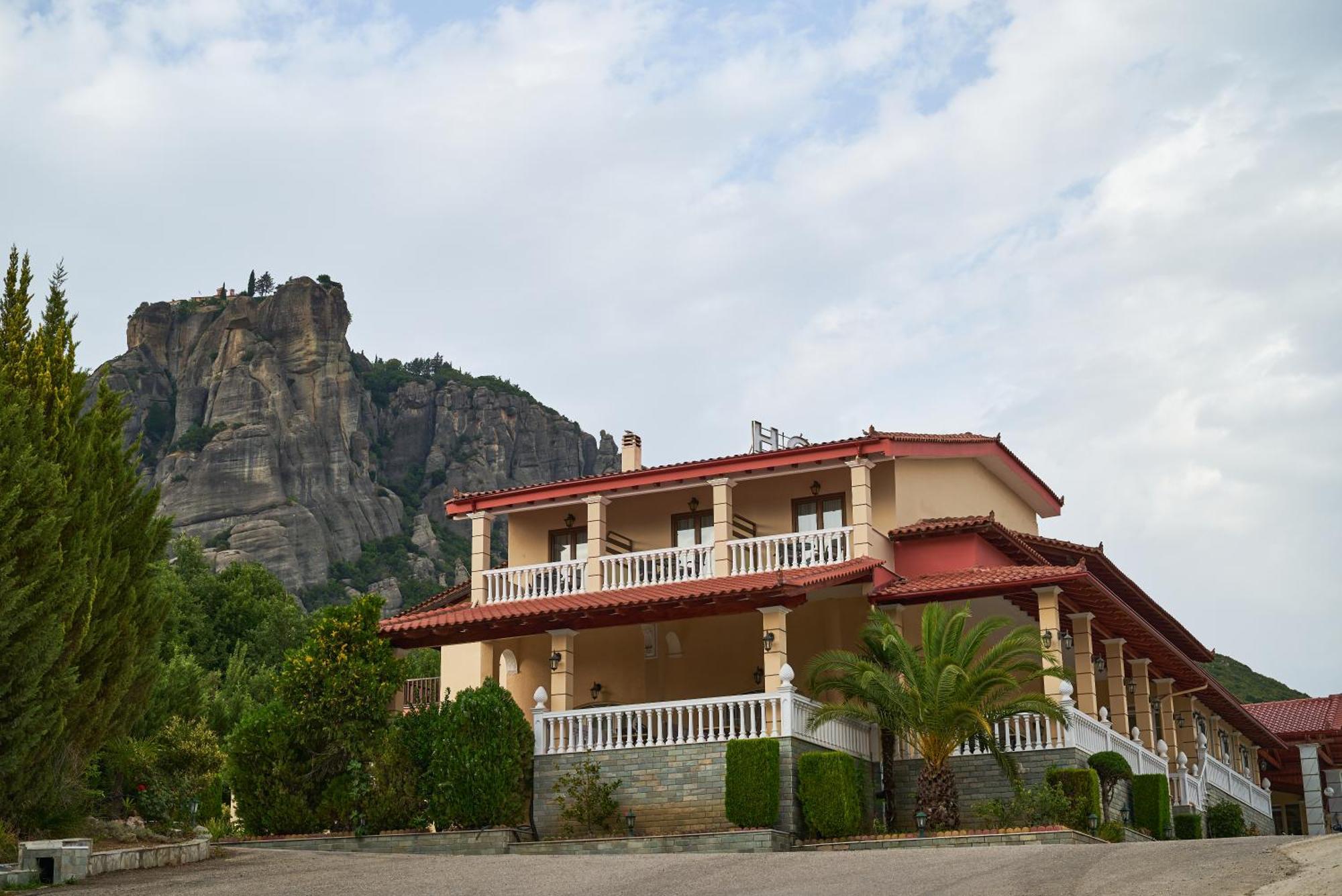 Famissi Suites 2 Kalambaka Exterior photo
