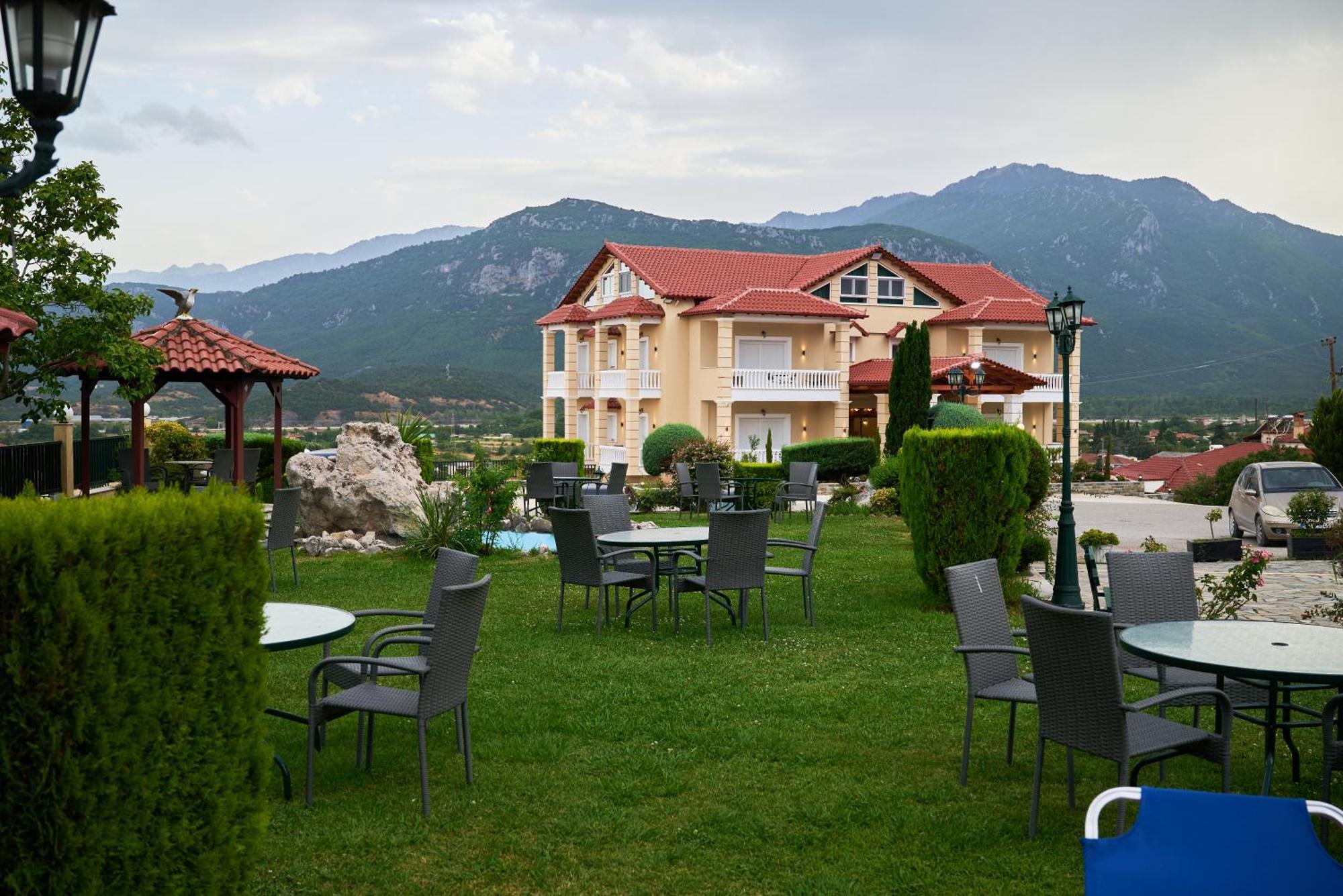 Famissi Suites 2 Kalambaka Exterior photo
